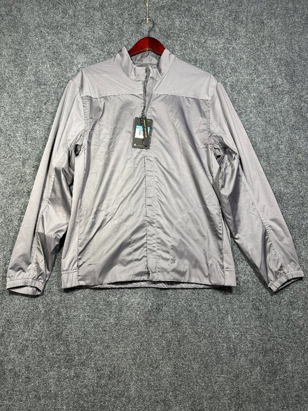 Nike Shield Jacket Mens Medium Gray Standard Fit Zip Up Lightweight Pockets NEW